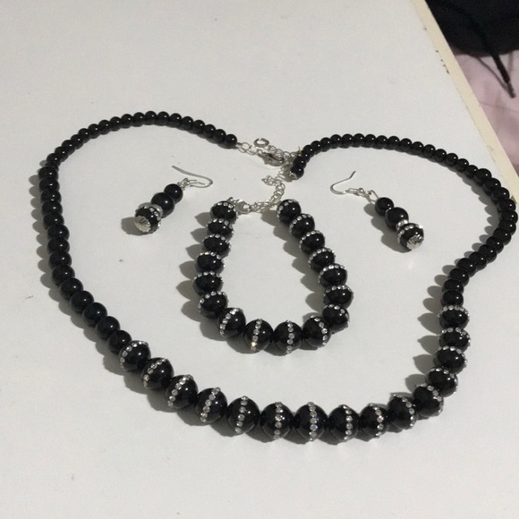 Jewelry Set - Picture 1 of 4